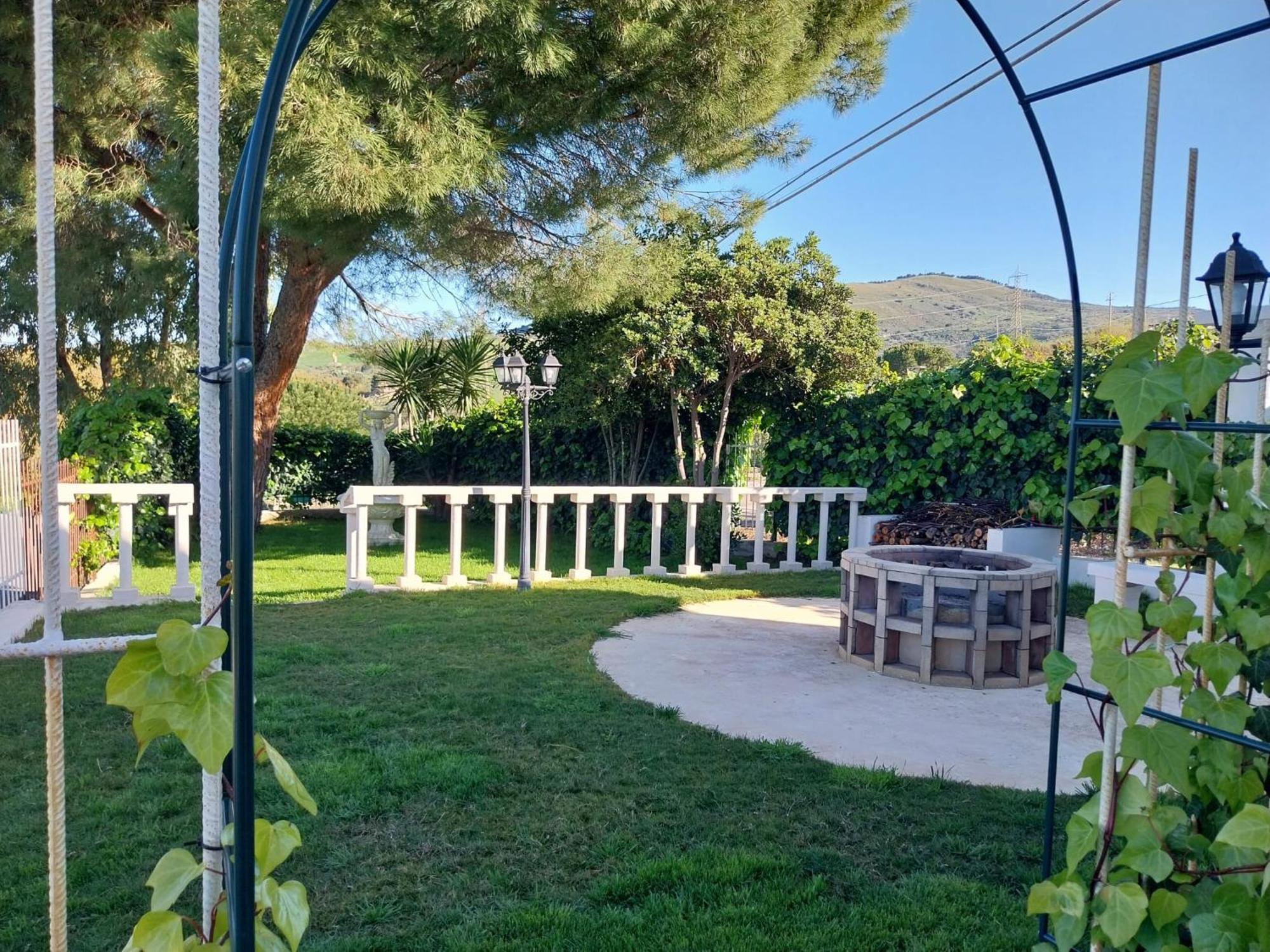 Casa Lachesi Caccamo Экстерьер фото
